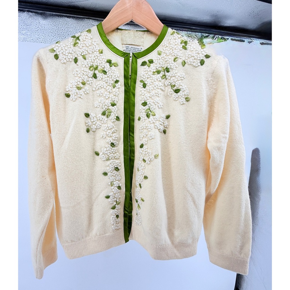 Vtg Stewarts Cream Angora Lambswool Hand Embroidered Floral Cardigan Sweater